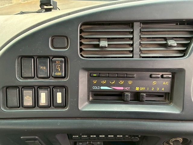 2006年 いすゞ 2200kg積載 No.K2095