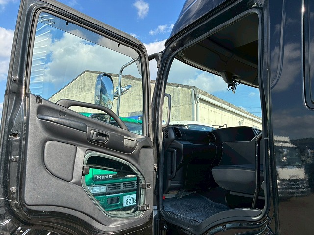 2017年 日野 プロフィア 13500kg積載 No.2081