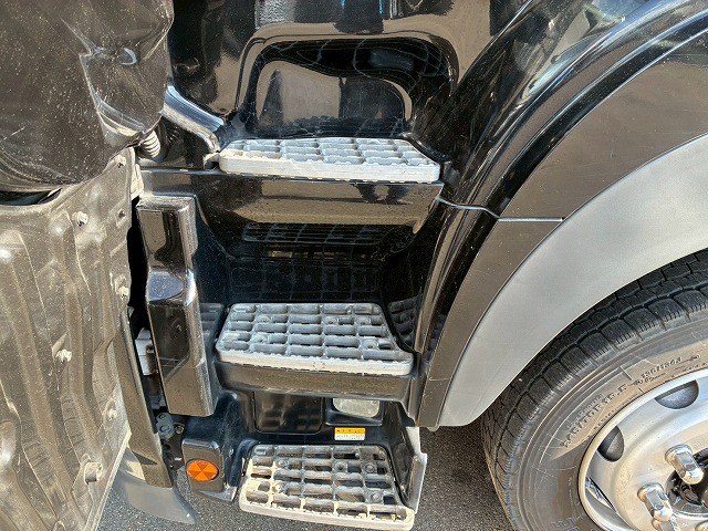 2017年 日野 プロフィア 13500kg積載 No.2081