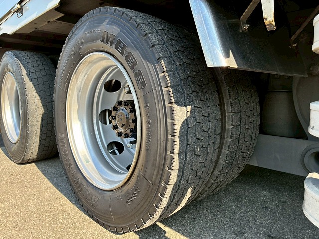 2017年 日野 プロフィア 13500kg積載 No.2081