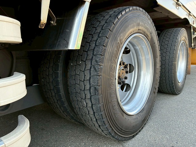 2017年 日野 プロフィア 13500kg積載 No.2081