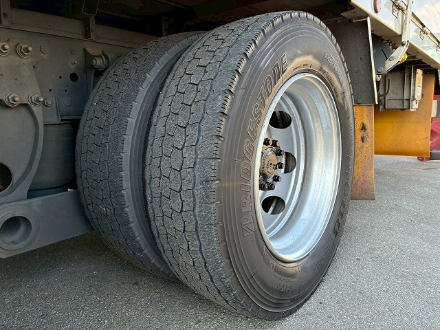 2017年 日野 プロフィア 13500kg積載 No.2081