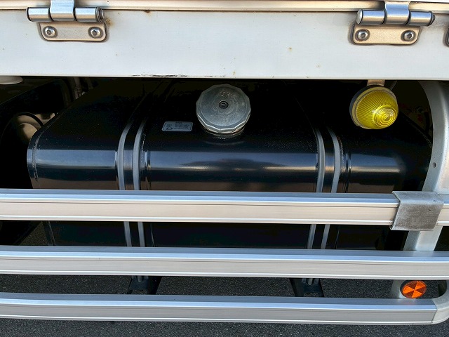 2017年 日野 プロフィア 13500kg積載 No.2081