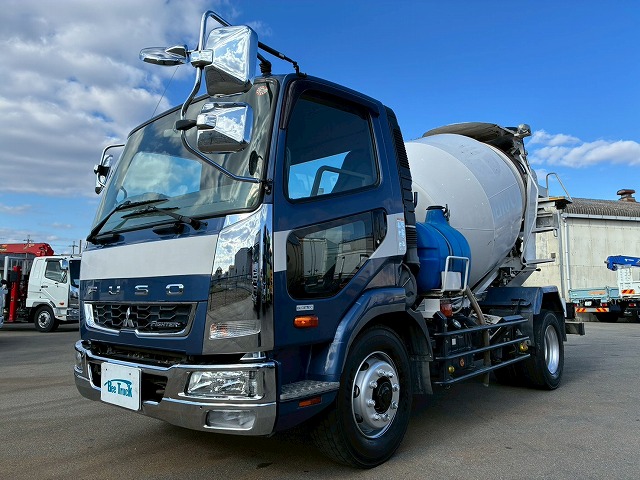 2159 QKG-FK72FZ 保証対象車両 車検付 令和8年12月迄 H27 三菱ふそう 増トンファイター コンクリートミキサー車 新明和工業 6.3立米 ショートキャブ/ベッドレス 240馬力 6速 MT マニュアル 8トン積載 8t 15t 中型 増トン コンクリ作業車(3枚目)