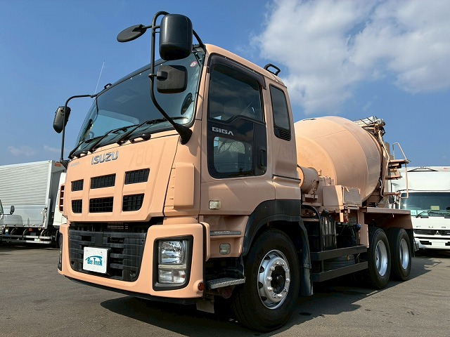 2119 8.7立米 電動ホッパー 330馬力 7速MT コンクリ作業車　☆雨天のなかご成約いただきました☆　東京都（2枚目）