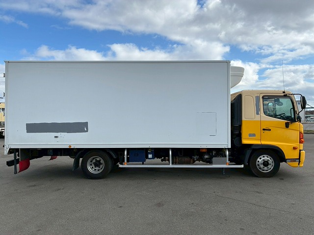 2146 TKG-FD7JKAG  H24 日野 レンジャー 冷蔵冷凍車 フルキャブ/ベッド付き 後輪エアサス 東芝 TOSHIBAキャリア -30℃低温設定 スタンバイ装置 キーストンフロア ジョロダーレール 6速 MT マニュアル 4t 8t 中型 冷凍バン チルド（11枚目）