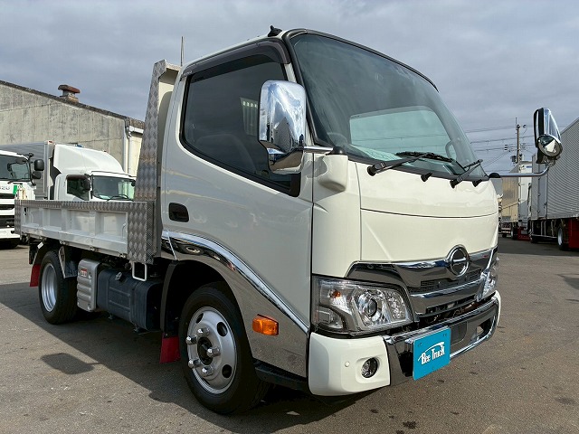 K-2103 2RG-XZU600T 保証対象車両 車検付 令和8年8月迄 R5 日野 デュトロ ダンプ ワンオーナー 4ナンバー 極東開発工業 全低床 フルフラットロー 150馬力 6速 MT マニュアル 5トン限定・準中型免許 2t 5t 小型 土砂ダンプ(14枚目)