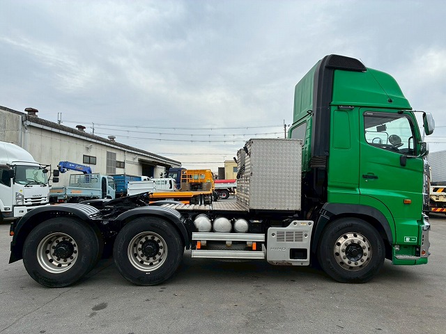 K-2111 2DG-SS1EKGG  検切れナンバー付き H30 日野 プロフィア トラクターヘッド ワンオーナー ハイルーフ 6×4 3軸2デフ 後輪エアサス 永久磁石式リターダ 450馬力 7速MT マニュアル 10t 53t 大型 牽引 2デフヘッド ダブルデフ（14枚目）