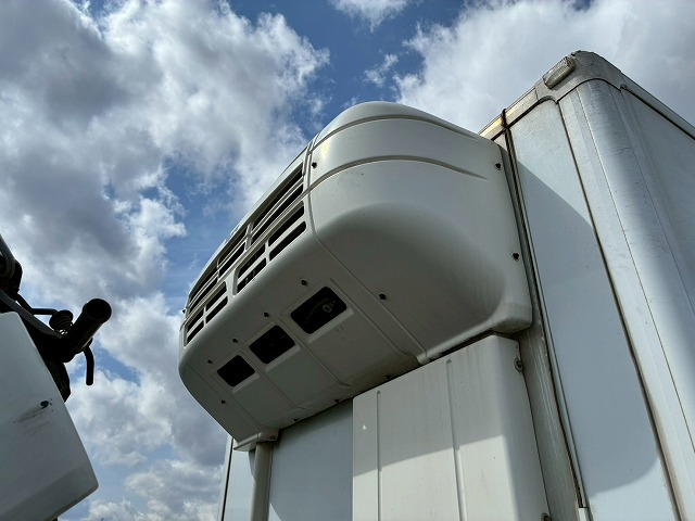 2149 TKG-FRR90S2 H26 いすゞ フォワード 冷蔵冷凍車 格納式パワーゲート フルキャブ/ベッド付き 東プレ -30℃低温設定 格納式パワーゲート PG 左サイド扉 6速 MT マニュアル 4t 8t 中型 冷凍バン 箱車(14枚目)