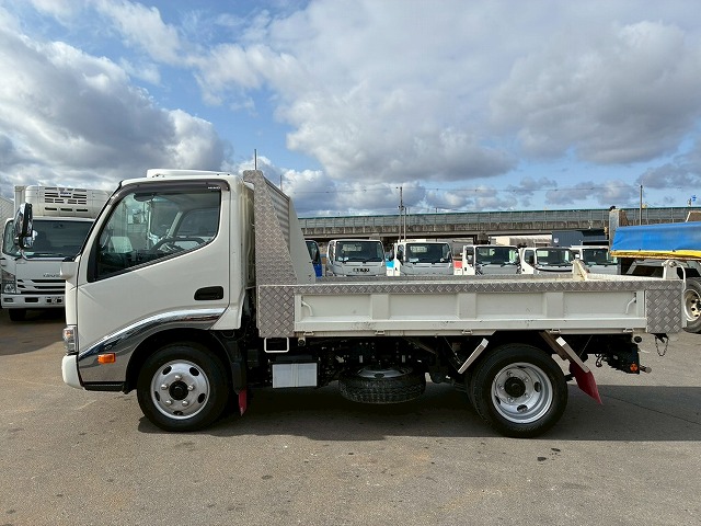 K-2103 2RG-XZU600T 保証対象車両 車検付 令和8年8月迄 R5 日野 デュトロ ダンプ ワンオーナー 4ナンバー 極東開発工業 全低床 フルフラットロー 150馬力 6速 MT マニュアル 5トン限定・準中型免許 2t 5t 小型 土砂ダンプ(15枚目)