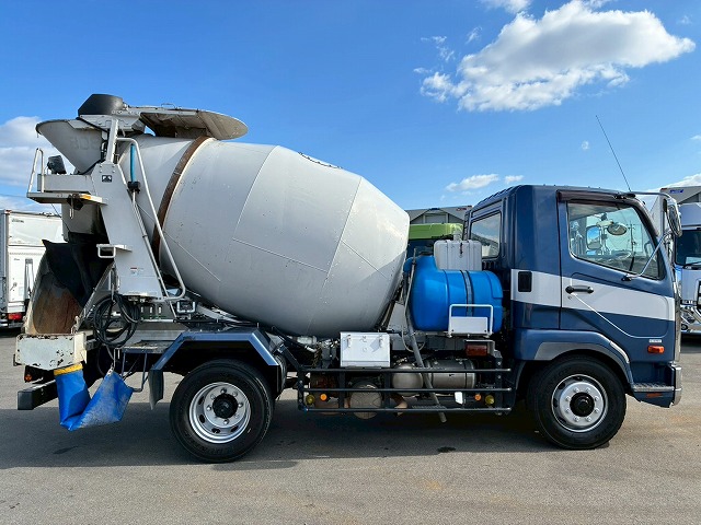 2159 QKG-FK72FZ 保証対象車両 車検付 令和8年12月迄 H27 三菱ふそう 増トンファイター コンクリートミキサー車 新明和工業 6.3立米 ショートキャブ/ベッドレス 240馬力 6速 MT マニュアル 8トン積載 8t 15t 中型 増トン コンクリ作業車(13枚目)