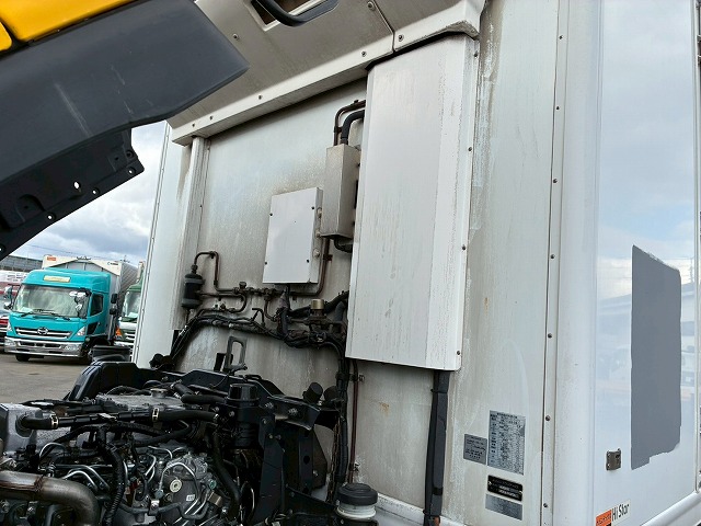 2146 TKG-FD7JKAG  H24 日野 レンジャー 冷蔵冷凍車 フルキャブ/ベッド付き 後輪エアサス 東芝 TOSHIBAキャリア -30℃低温設定 スタンバイ装置 キーストンフロア ジョロダーレール 6速 MT マニュアル 4t 8t 中型 冷凍バン チルド（14枚目）