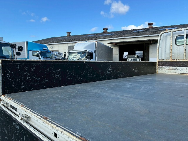 2088 2RG-XZU710M  保証対象車両 車検付 令和8年8月迄 R1 日野 デュトロ 平ボディ ワンオーナー ワイド ロング 2トン積載 6速 MT マニュアル 2t 5t 小型 キャブオーバー（16枚目）