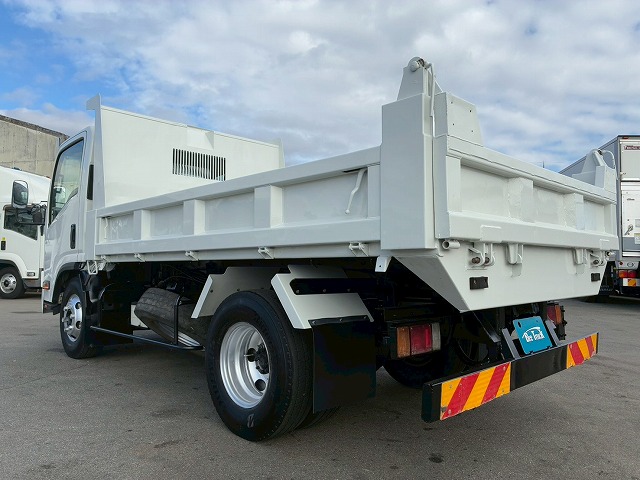 2101 ローダーダンプ 3.6トン積載 155馬力 スライドダンプ 重機運搬車　☆桜の蕾が小さい頃にご成約いただきました☆　静岡県（14枚目）