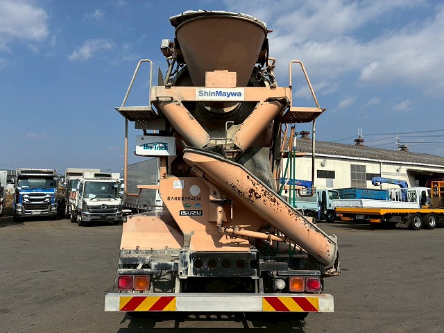 2119 8.7立米 電動ホッパー 330馬力 7速MT コンクリ作業車　☆雨天のなかご成約いただきました☆　東京都（15枚目）