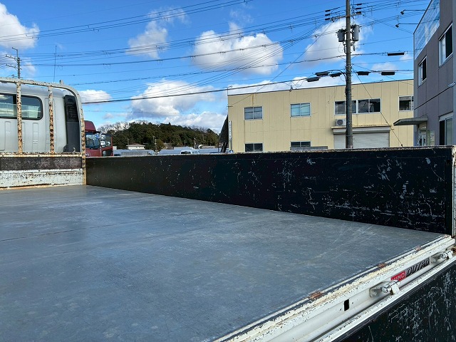 2088 2RG-XZU710M  保証対象車両 車検付 令和8年8月迄 R1 日野 デュトロ 平ボディ ワンオーナー ワイド ロング 2トン積載 6速 MT マニュアル 2t 5t 小型 キャブオーバー（17枚目）