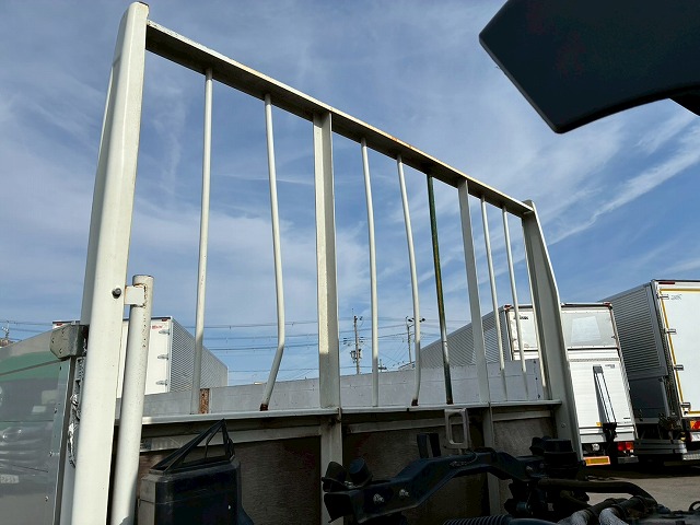 2177 2KG-FD2ABA  R2 レンジャー アルミブロック フルキャブ/ベッド付き 6200 標準幅 リーフサスペンション 5方開アオリ ハイブロック プロシフト AT セミオートマ 4t 8t 中型 平ボディ キャブオーバー（15枚目）