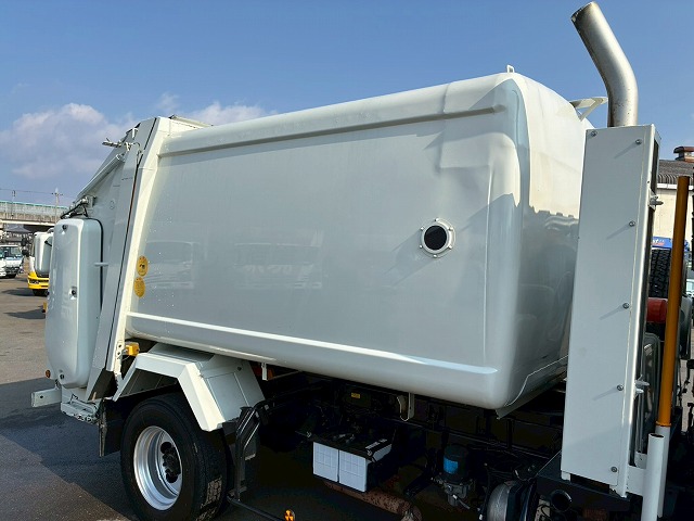 2118 連続作動車 汚水タンク 巻き込み式 ダンプ排出 清掃車 ごみ収集車　☆卒業式の多い時期にご成約いただきました☆　岡山県（16枚目）