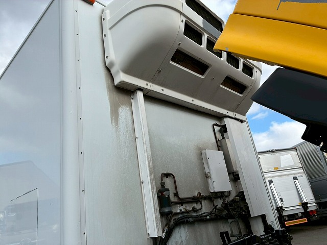 2146 TKG-FD7JKAG  H24 日野 レンジャー 冷蔵冷凍車 フルキャブ/ベッド付き 後輪エアサス 東芝 TOSHIBAキャリア -30℃低温設定 スタンバイ装置 キーストンフロア ジョロダーレール 6速 MT マニュアル 4t 8t 中型 冷凍バン チルド（16枚目）