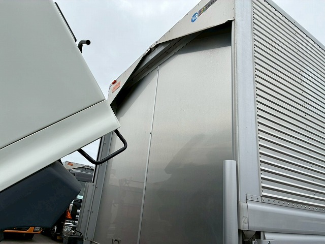 2100 2PG-FD2ABG ☆★ハイルーフ!★後輪エアサス!★☆ ◆6200×フルワイド!◆内高:242cm!◆ ◎2.7トン積載!◎240馬力!◎6速MT!◎ 成約! 神奈川県(17枚目)