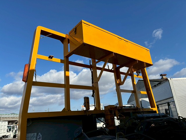 2102 KL-CG55K  車検付 令和8年8月迄 H16 日産ディーゼル UDトラックス ビッグサム セーフティローダー 8×4 4軸低床2デフ リーフサスペンション 花見台 ウインチ ラジコン 400馬力 RH8 V8型 生エンジン 7速 MT マニュアル 10t 25t 大型 セルフ 重機運搬車 回送車（16枚目）