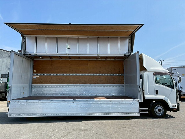 2179 TKG-FRR90T2  車検付 令和8年10月迄 H27 いすゞ フォワード アルミウイング フルキャブ/ベッド付き 6200 フルワイド 後輪エアサス 日本フルハーフ 240馬力 6速マニュアル MT 4t 8t 中型 バン 箱車（17枚目）