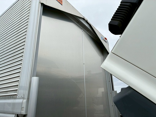 2100 2PG-FD2ABG ☆★ハイルーフ!★後輪エアサス!★☆ ◆6200×フルワイド!◆内高:242cm!◆ ◎2.7トン積載!◎240馬力!◎6速MT!◎ 成約! 神奈川県(18枚目)