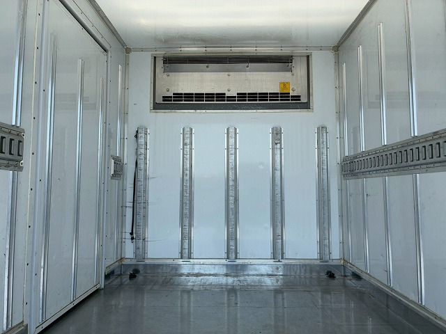2167 TPG-FBA50 H29 キャンター 冷蔵冷凍車 -30℃低温設定 標準幅 ショート 10尺ボディ 左サイド扉 5トン限定・準中型免許 5速 MT マニュアル 2t 5t 小型 冷凍バン 箱車（18枚目）