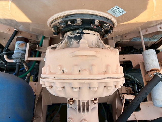 2119 8.7立米 電動ホッパー 330馬力 7速MT コンクリ作業車　☆雨天のなかご成約いただきました☆　東京都（19枚目）