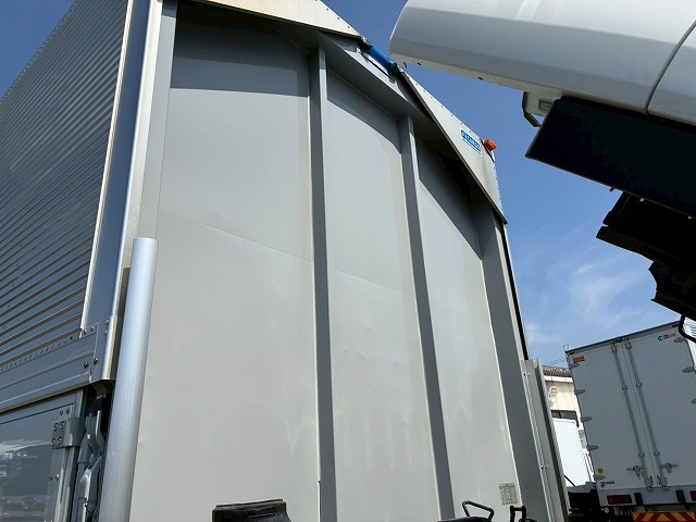 2179 TKG-FRR90T2  車検付 令和8年10月迄 H27 いすゞ フォワード アルミウイング フルキャブ/ベッド付き 6200 フルワイド 後輪エアサス 日本フルハーフ 240馬力 6速マニュアル MT 4t 8t 中型 バン 箱車（20枚目）