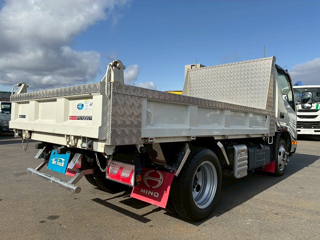 K-2103 2RG-XZU600T 保証対象車両 車検付 令和8年8月迄 R5 日野 デュトロ ダンプ ワンオーナー 4ナンバー 極東開発工業 全低床 フルフラットロー 150馬力 6速 MT マニュアル 5トン限定・準中型免許 2t 5t 小型 土砂ダンプ(22枚目)