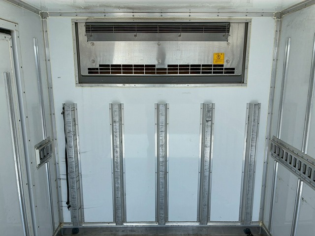 2167 TPG-FBA50 H29 キャンター 冷蔵冷凍車 -30℃低温設定 標準幅 ショート 10尺ボディ 左サイド扉 5トン限定・準中型免許 5速 MT マニュアル 2t 5t 小型 冷凍バン 箱車（20枚目）