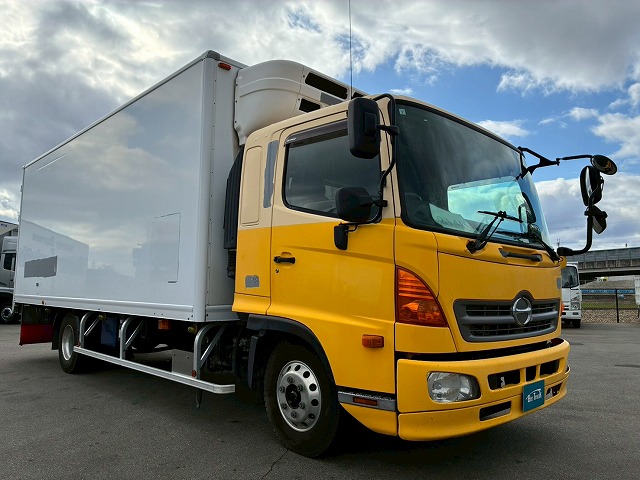 2146 TKG-FD7JKAG  H24 日野 レンジャー 冷蔵冷凍車 フルキャブ/ベッド付き 後輪エアサス 東芝 TOSHIBAキャリア -30℃低温設定 スタンバイ装置 キーストンフロア ジョロダーレール 6速 MT マニュアル 4t 8t 中型 冷凍バン チルド（3枚目）