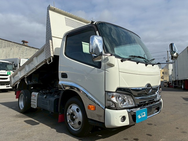 K-2103 2RG-XZU600T 保証対象車両 車検付 令和8年8月迄 R5 日野 デュトロ ダンプ ワンオーナー 4ナンバー 極東開発工業 全低床 フルフラットロー 150馬力 6速 MT マニュアル 5トン限定・準中型免許 2t 5t 小型 土砂ダンプ(5枚目)