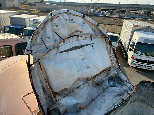 2119 8.7立米 電動ホッパー 330馬力 7速MT コンクリ作業車　☆雨天のなかご成約いただきました☆　東京都（21枚目）