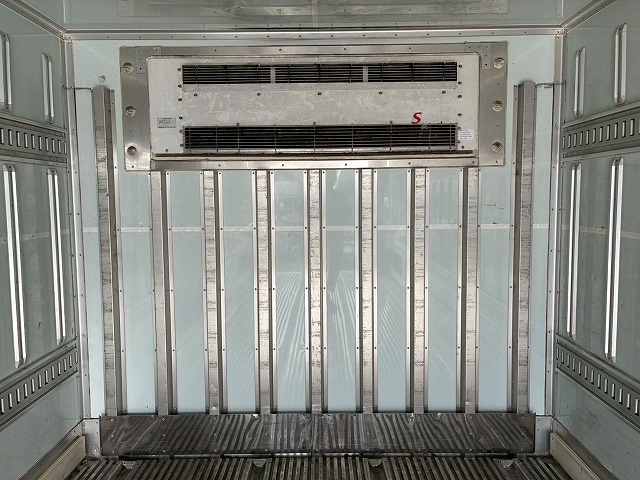 2146 TKG-FD7JKAG  H24 日野 レンジャー 冷蔵冷凍車 フルキャブ/ベッド付き 後輪エアサス 東芝 TOSHIBAキャリア -30℃低温設定 スタンバイ装置 キーストンフロア ジョロダーレール 6速 MT マニュアル 4t 8t 中型 冷凍バン チルド（19枚目）