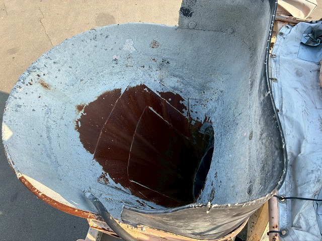 2119 8.7立米 電動ホッパー 330馬力 7速MT コンクリ作業車　☆雨天のなかご成約いただきました☆　東京都（22枚目）