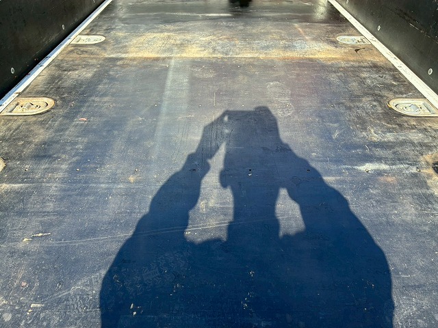 2133 2RG-NMR88R 保証対象車両 R3 いすゞ エルフ 4段クレーン ハイキャブ ショート 10尺ボディ 3トン積載 古河ユニック UNIC ラジコン フックイン 150馬力 6速 MT マニュアル 3t 7t 小型 ユニック車 カーゴクレーン(23枚目)