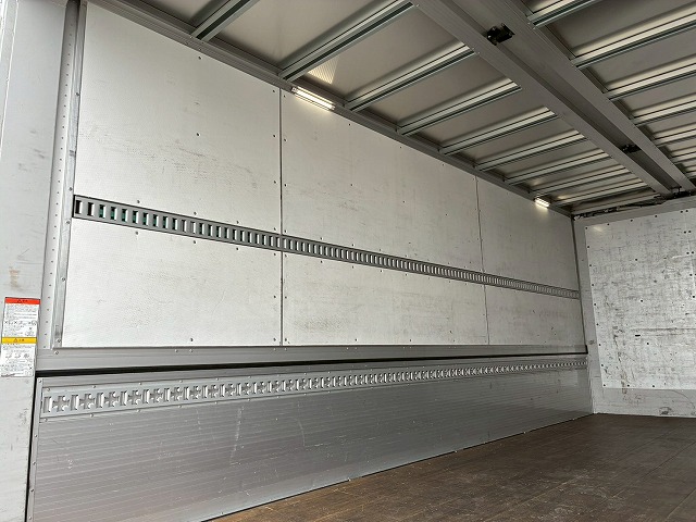 2100 2PG-FD2ABG ☆★ハイルーフ!★後輪エアサス!★☆ ◆6200×フルワイド!◆内高:242cm!◆ ◎2.7トン積載!◎240馬力!◎6速MT!◎ 成約! 神奈川県(23枚目)