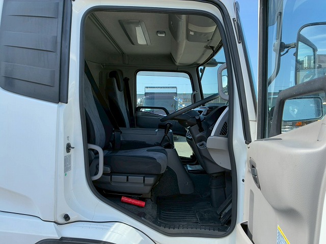 2169 TKG-MK38L H26 UDトラックス コンドル アルミブロック フルキャブ/ベッド付き 3.6トン積載 6200 標準幅 TOYOBODY 215馬力 6速 MT マニュアル 4t 8t 中型 平ボディ（25枚目）