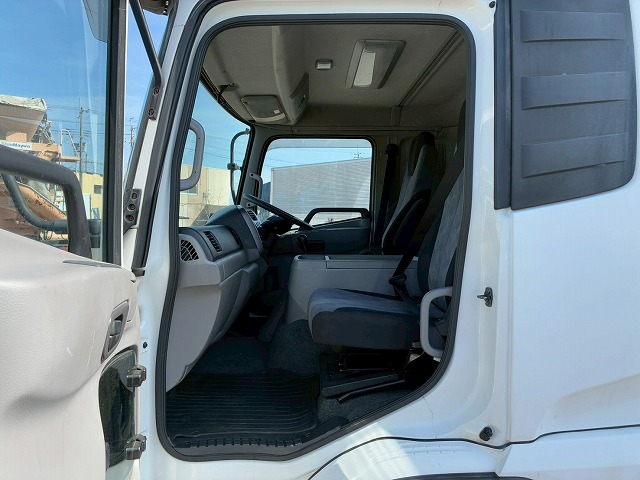 2169 TKG-MK38L H26 UDトラックス コンドル アルミブロック フルキャブ/ベッド付き 3.6トン積載 6200 標準幅 TOYOBODY 215馬力 6速 MT マニュアル 4t 8t 中型 平ボディ（26枚目）