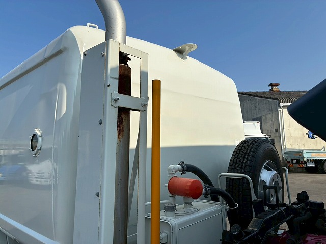 2118 連続作動車 汚水タンク 巻き込み式 ダンプ排出 清掃車 ごみ収集車　☆卒業式の多い時期にご成約いただきました☆　岡山県（24枚目）