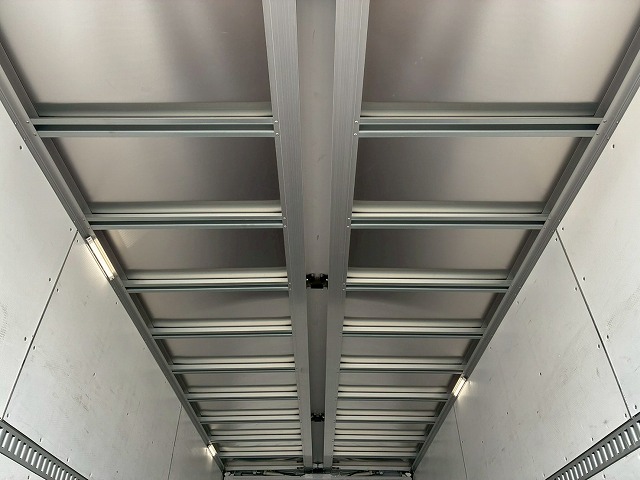 2100 2PG-FD2ABG ☆★ハイルーフ!★後輪エアサス!★☆ ◆6200×フルワイド!◆内高:242cm!◆ ◎2.7トン積載!◎240馬力!◎6速MT!◎ 成約! 神奈川県(25枚目)