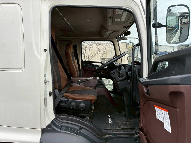 2080 2PG-FD2ABA  H30 日野 レンジャー アルミブロック フルキャブ ベッド付き 6200 フルワイド トランテックス 3.6トン積載 6速 MT マニュアル 4t 8t 中型 平ボディ（24枚目）