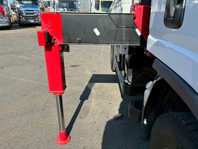 2133 2RG-NMR88R 保証対象車両 R3 いすゞ エルフ 4段クレーン ハイキャブ ショート 10尺ボディ 3トン積載 古河ユニック UNIC ラジコン フックイン 150馬力 6速 MT マニュアル 3t 7t 小型 ユニック車 カーゴクレーン(26枚目)