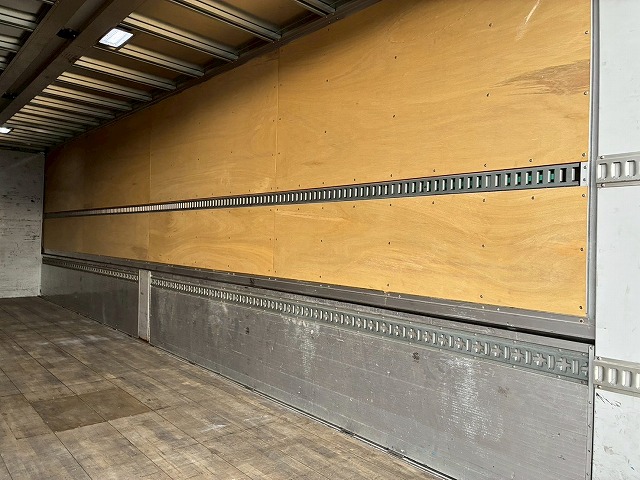 2174 QPG-FW1EXEG  H29 日野 プロフィア アルミウイング ハイルーフ 8×4 4軸低床2デフ 後輪エアサス 永久磁石式リターダ 背高 380馬力 E13C プロシフト AT セミオートマ 10t 25t 大型 バン 箱車（25枚目）