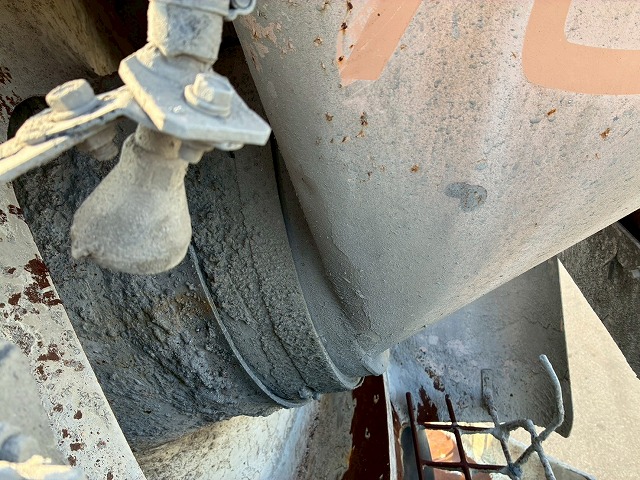 2119 8.7立米 電動ホッパー 330馬力 7速MT コンクリ作業車　☆雨天のなかご成約いただきました☆　東京都（26枚目）