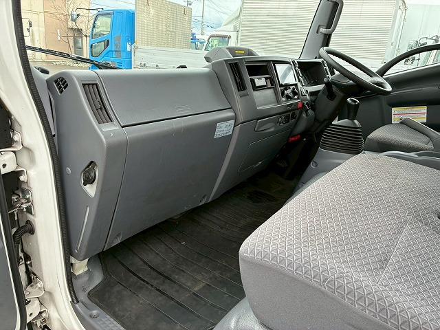 2079 ワイド 超ロング 5Mボディ 3トン積載 6速MT　☆桜の蕾がほころぶ頃にご成約いただきました☆　京都府（26枚目）