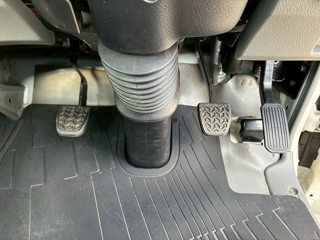 2088 2RG-XZU710M  保証対象車両 車検付 令和8年8月迄 R1 日野 デュトロ 平ボディ ワンオーナー ワイド ロング 2トン積載 6速 MT マニュアル 2t 5t 小型 キャブオーバー（29枚目）