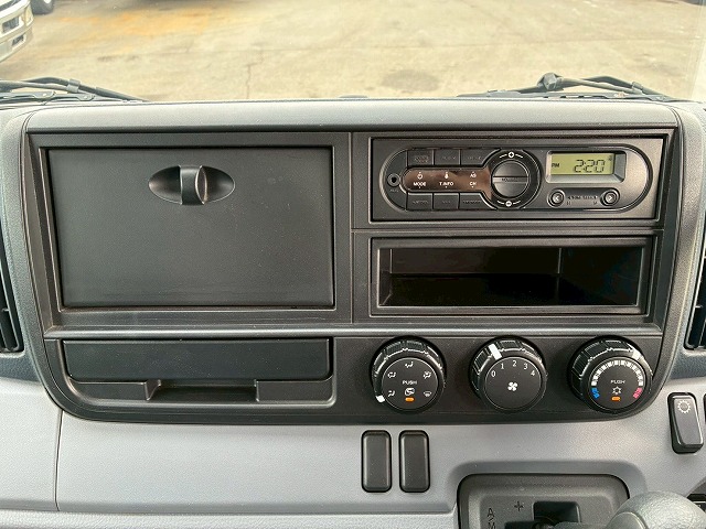 2070 TKG-FBA20  保証対象車両 車検付 令和8年4月迄 H28 三菱ふそう キャンター ダブルキャブ Wキャブ 4ナンバー 乗車定員 6人 リアヒーター 2トン積載 5トン限定 準中型免許 デュオニック AT オートマ 2t 5t 小型 平ボディ（28枚目）